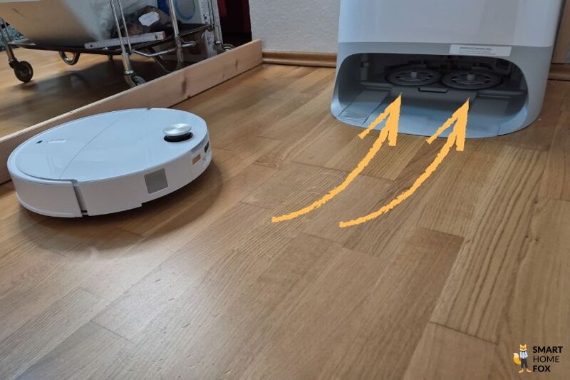Die Wischmopps vom Roborock Qrevo Curv 2 Pro verbleiben in der Servicestation da der Saugroboter nur Saugen soll.